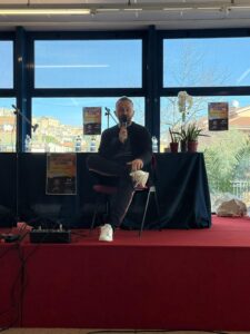 ENRICO GALIANO INCONTRA GLI STUDENTI: IL CORAGGIO DI CREDERE NEI PROPRI SOGNI